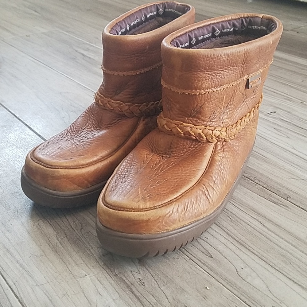 Manitobah Mukluks Tamarack ankle boots